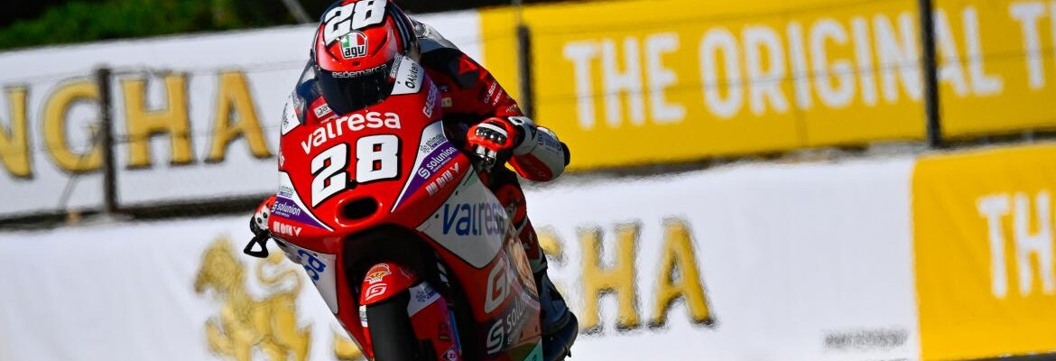 Guevara abre de grupo e vence na Catalunha segunda no ano na Moto3