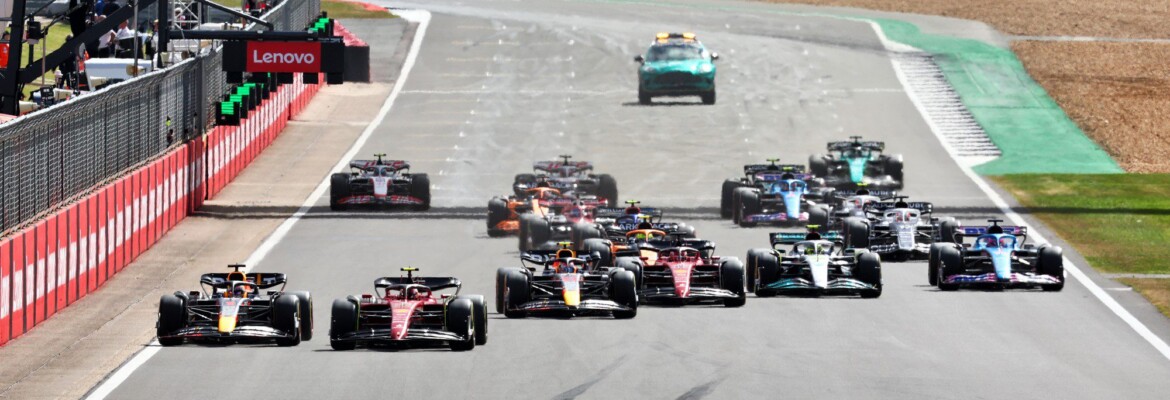 GP da Inglaterra tem corrida fantástica e vê Sainz vencer pela primeira vez na F1