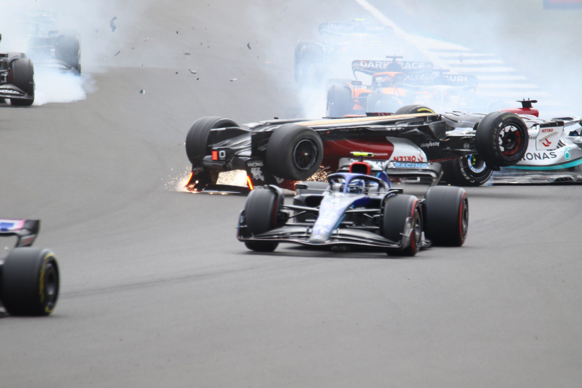 Galeria: o acidente impressionante de Guanyu Zhou pelas lente de Jorge Sá F1 2022, GP da Inglaterra, Zhou