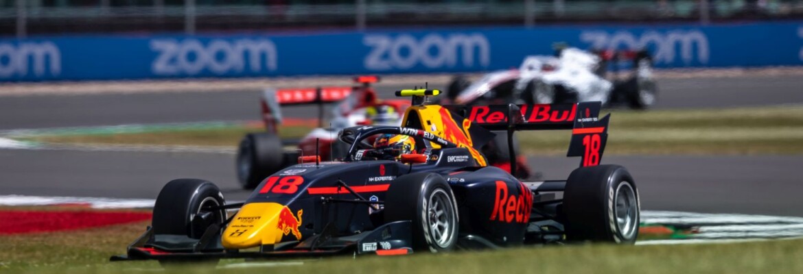 F3: Hadjar supera Martins na penúltima volta e vence em Silverstone