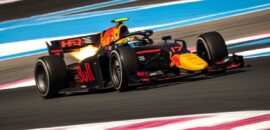 Iwasa supera Doohan na primeira volta e vence corrida 2 na França