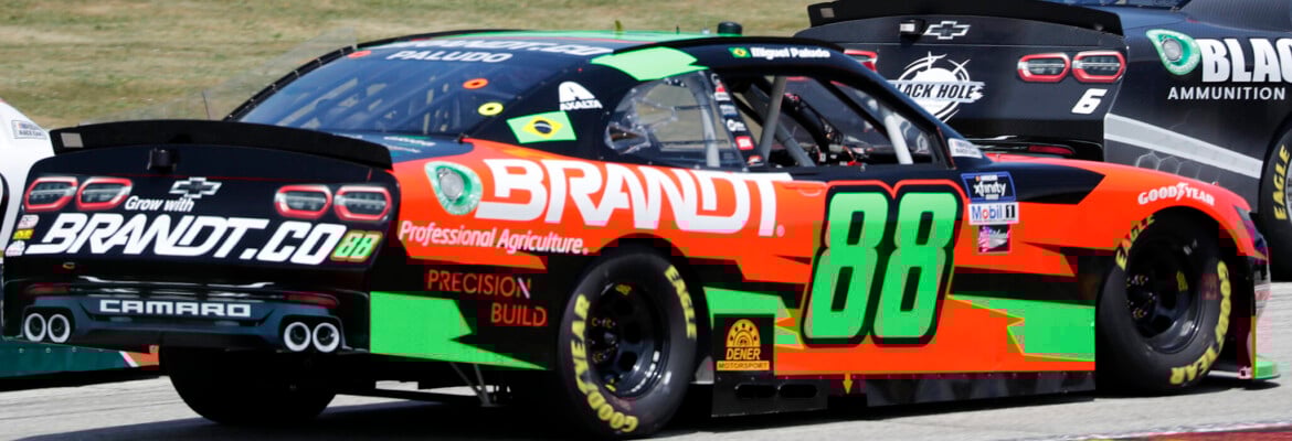 Miguel Paludo é forçado a abandonar prova da NASCAR a cinco voltas do fim quando vinha no top10