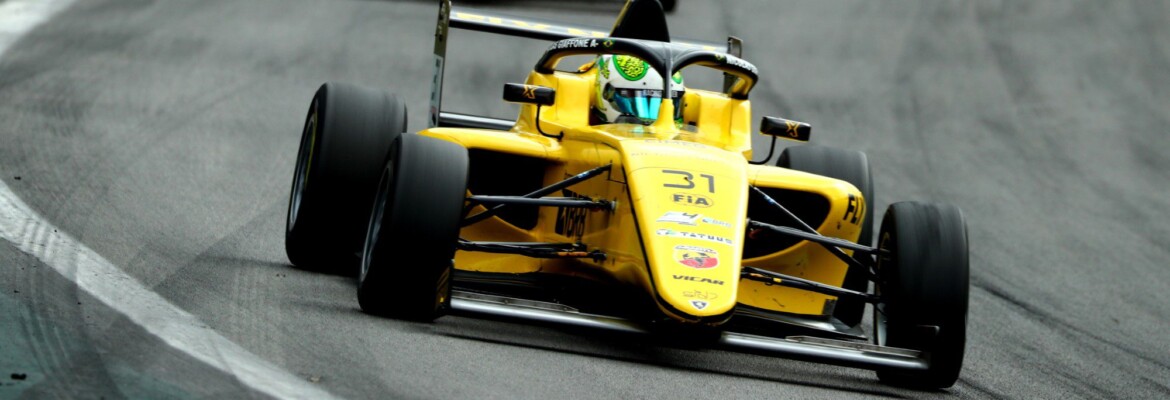 Giaffone mantém Clerot atrás para vencer a Corrida 2 da F4 Brasil em Interlagos