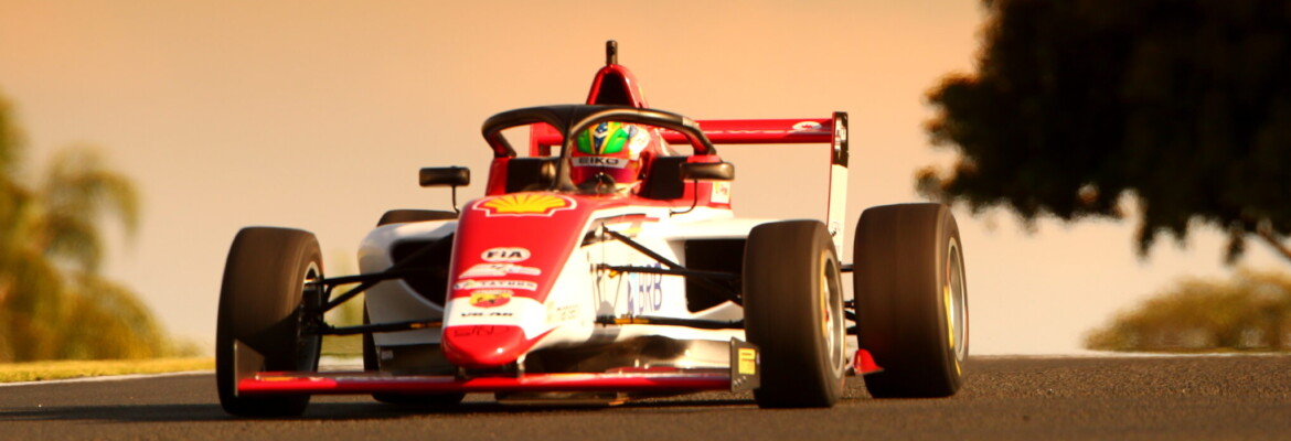 Selecionada para seletiva global FIA Girls on Track, Aurelia Nobels defende a Shell na F4 Brasil em Interlagos