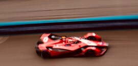 Dennis faz valer pole-position e vence de ponta a ponta corrida 1 da FE em Londres