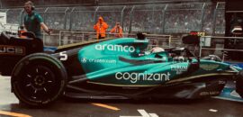 Vídeo: Vettel ajuda mecânicos a reconstruir carro antes da classificação na Hungria