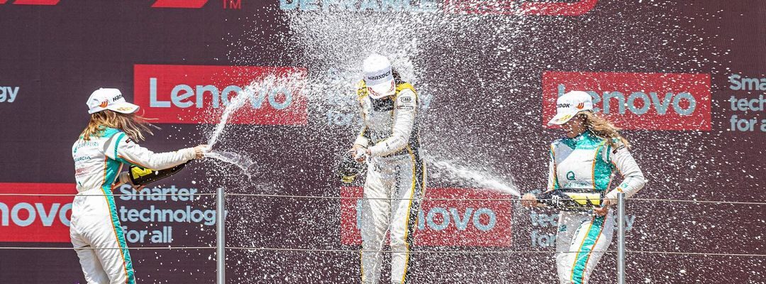 Martí comemora pódio no GP da França da W Series, mas admite: “Queria mais”