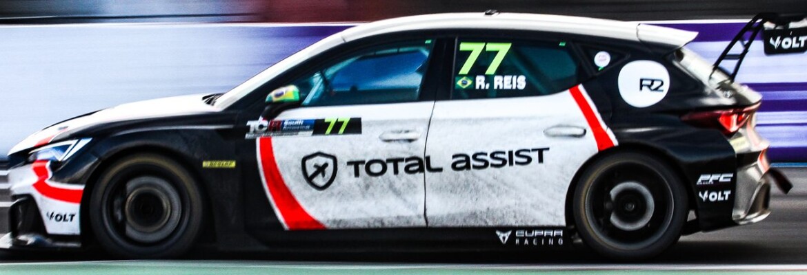 Raphael Reis larga na primeira fila em Rivera pelo TCR South America