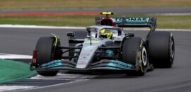 Hamilton elogia e acredita no trabalho duro da Mercedes F1