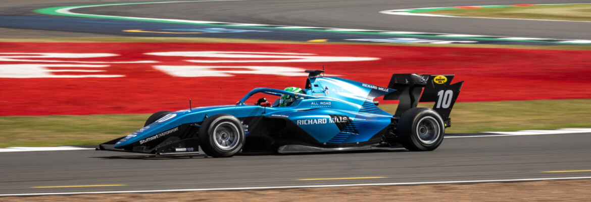 Caio Collet tem sua melhor sexta-feira na FIA F3 com P4 no quali em Silverstone