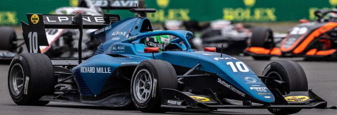 Caio Collet fica a uma posição dos pontos em Silverstone pela Fórmula 3 FIA