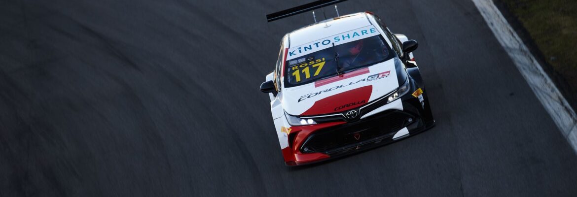 Rossi aproveita confusão e vence corrida 1 da Stock Car em Interlagos