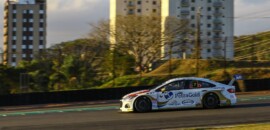 Thiago Vivacqua avança 10 posições e pontua novamente na Stock Car