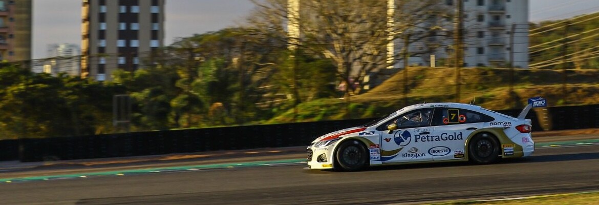 Thiago Vivacqua avança 10 posições e pontua novamente na Stock Car