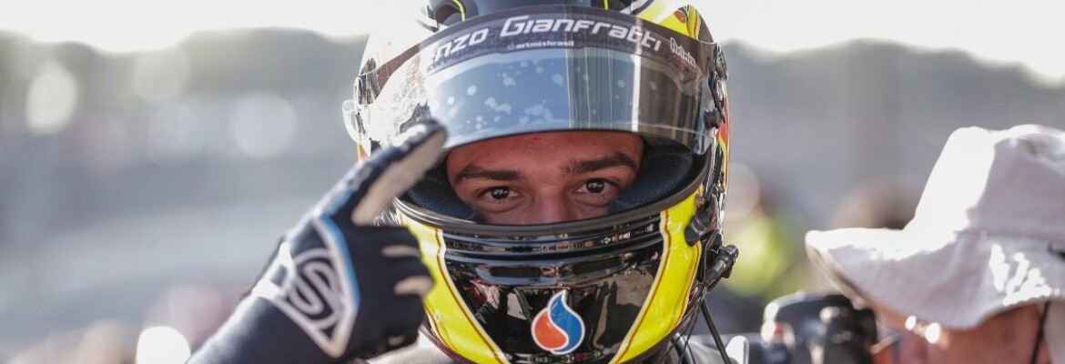 Atual campeão da HB20 na Super, Enzo Gianfratti vence em Interlagos na Elite