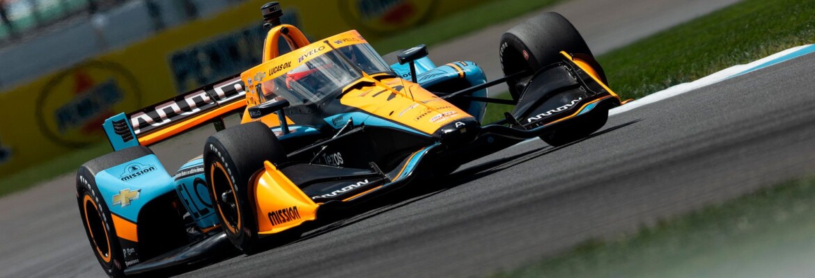 Felix Rosenqvist conquista pole-position com tranquilidade em Indianápolis