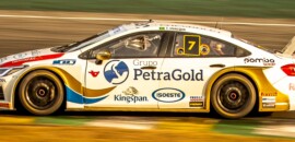 Com novo layout no carro #7 Thiago Vivacqua acelera em Interlagos no treino extra da Stock Car