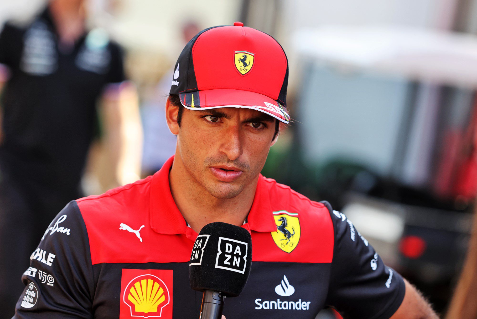 Sainz habla de los errores de estrategia de Ferrari en F1