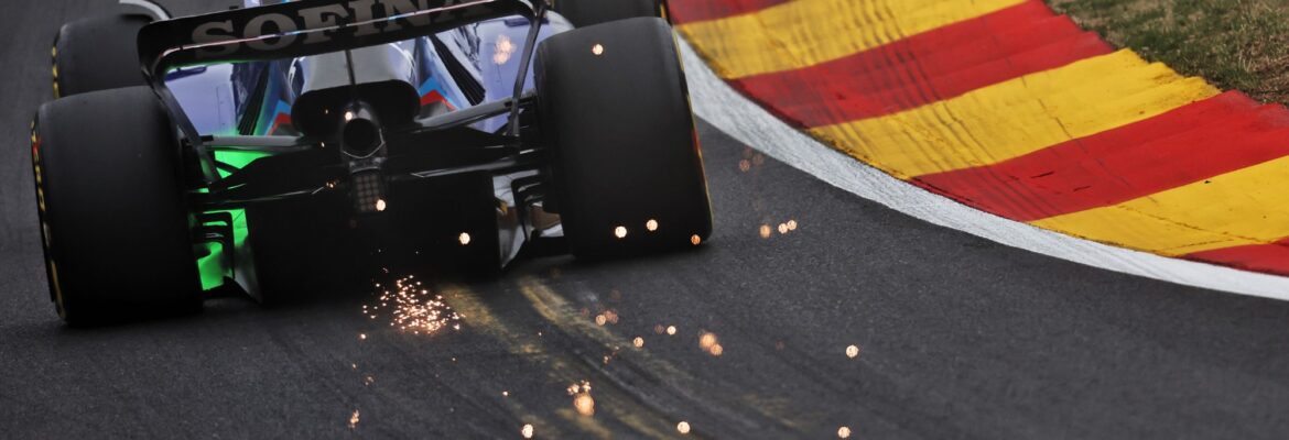 Latifi fala que “pedaços de borracha da F2 e F3” contribuíram para rodada na F1 em Spa