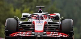 Pilotos e chefe da Haas F1 analisam os treinos livres do GP da Bélgica