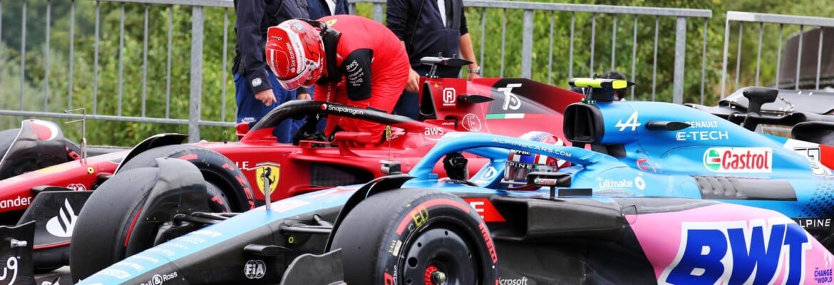 Podcast Parque Fechado: Sainz herda pole de Verstappen e larga na frente no GP da Bélgica de F1