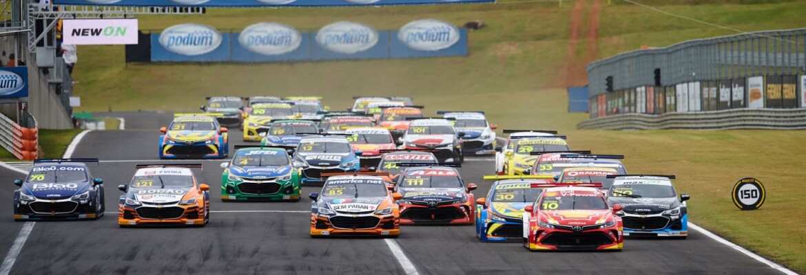 Stock Car põe fã puxando o grid e entregando troféu no pódio