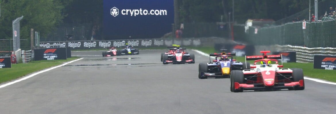 F3: Bearman toma liderança no início e vence corrida 1 tumultuada na Bélgica