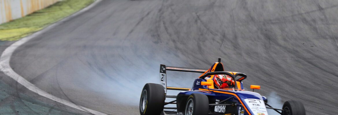 Cho fecha etapa de Interlagos como mais jovem piloto a subir no pódio da F4 Brasil