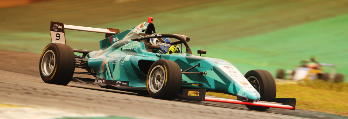 Mesmo com “azar no sorteio”, Lucca Zucchini vai aos pontos na F4 Brasil em Interlagos