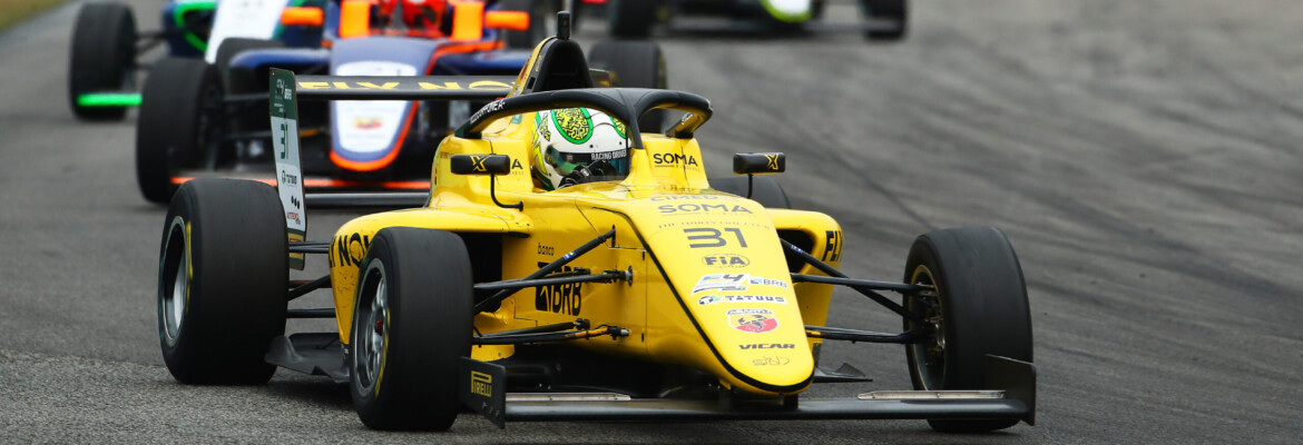 F4 Brasil: Nic Giaffone supera problemas elétricos e termina no top-5