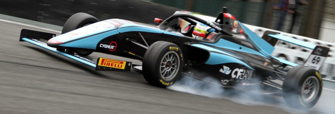 Pedro Clerot fecha metade da temporada da F4 Brasil com 5 vitórias e 77 pontos de vantagem na liderança