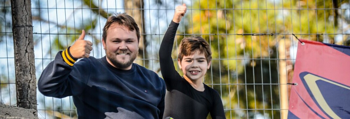 Dia dos Pais: com apenas 8 anos, Vicente da Silva acelera tendo família como inspiração