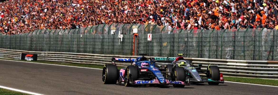 Alonso chama Hamilton de idiota após acidente em Spa: “Só sabe largar em primeiro”