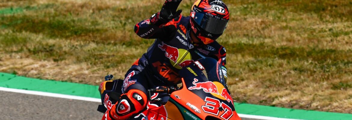 Fernandez crava melhor volta e termina sexta da Moto2 em Silverstone na frente