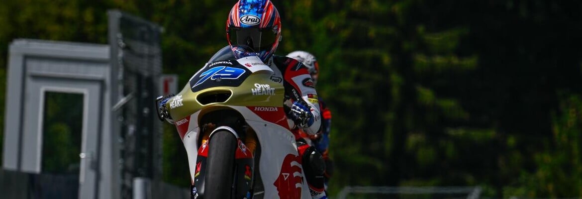 Ogura dá grande volta no fim e bate Lopez por pole position na Moto2 na Áustria