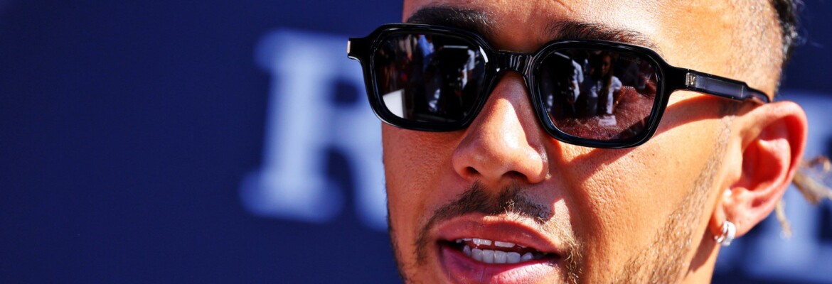 F1: Hamilton diz que teve infecção causada pela remoção do piercing no nariz