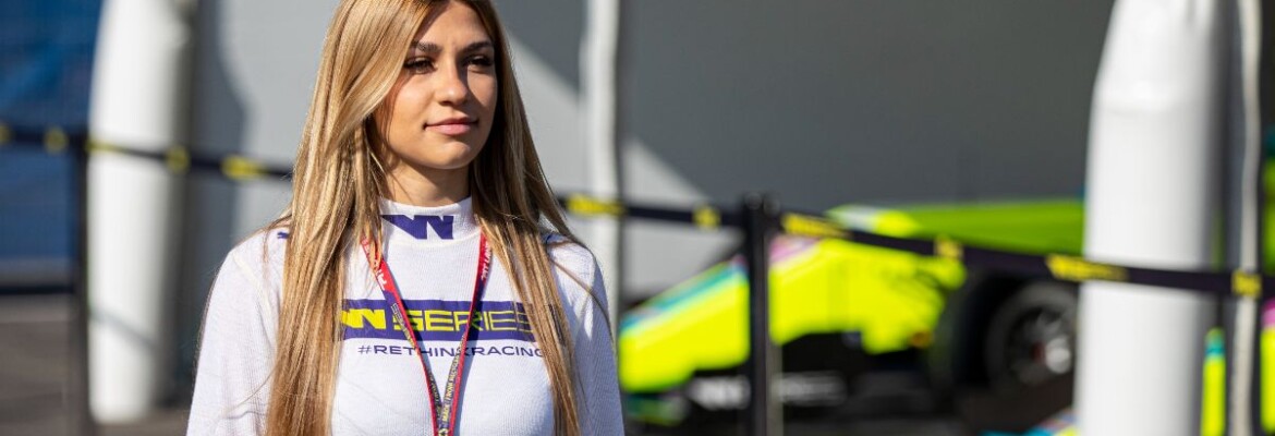 Babickova lesiona coluna em corrida da FRECA e Martí é escalada para teste da F3