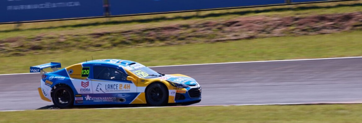 Stock Series: Baptista vê Leist bater no fim e vence corrida 1 em Santa Cruz do Sul