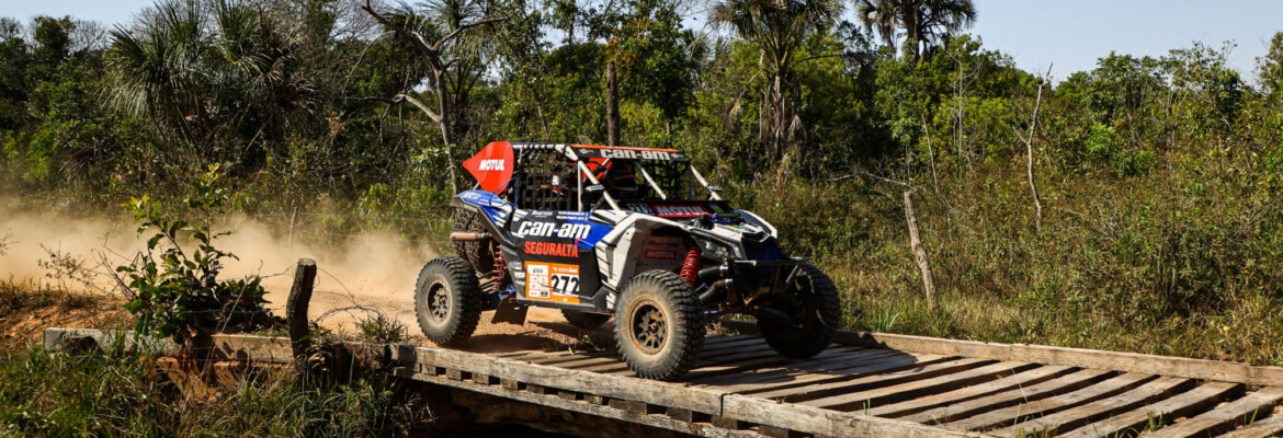 Em dia longo e exaustivo, Nelson Piquet Jr. tem de economizar gasolina para completar a quinta etapa do Rally dos Sertões