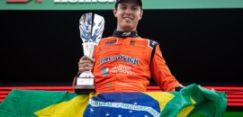 F2: Brasileiro Drugovich levanta taça de categoria de acesso à F1
