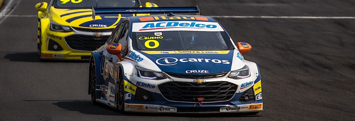 Cacá Bueno fica perto da vitória na prova 2, mas problema no freio provoca abandono