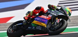 Aegerter aproveita queda de Granado e é campeão da MotoE. Casadei vence em Misano