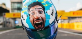 F1: Foto – Ricciardo faz capacete em homenagem a Rossi para GP da Itália