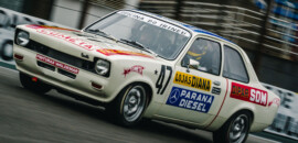 Fotógrafo de automobilismo cria carro em homenagem ao pai ex-piloto, e Christian Fittipaldi dá primeiras voltas em Interlagos