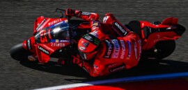 Bagnaia crava pole em Aragão e lidera tríade da Ducati; Quartararo é 6º