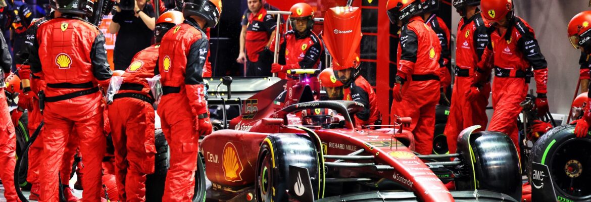 F1: Apesar do erros, Sainz vê a Ferrari mais unida