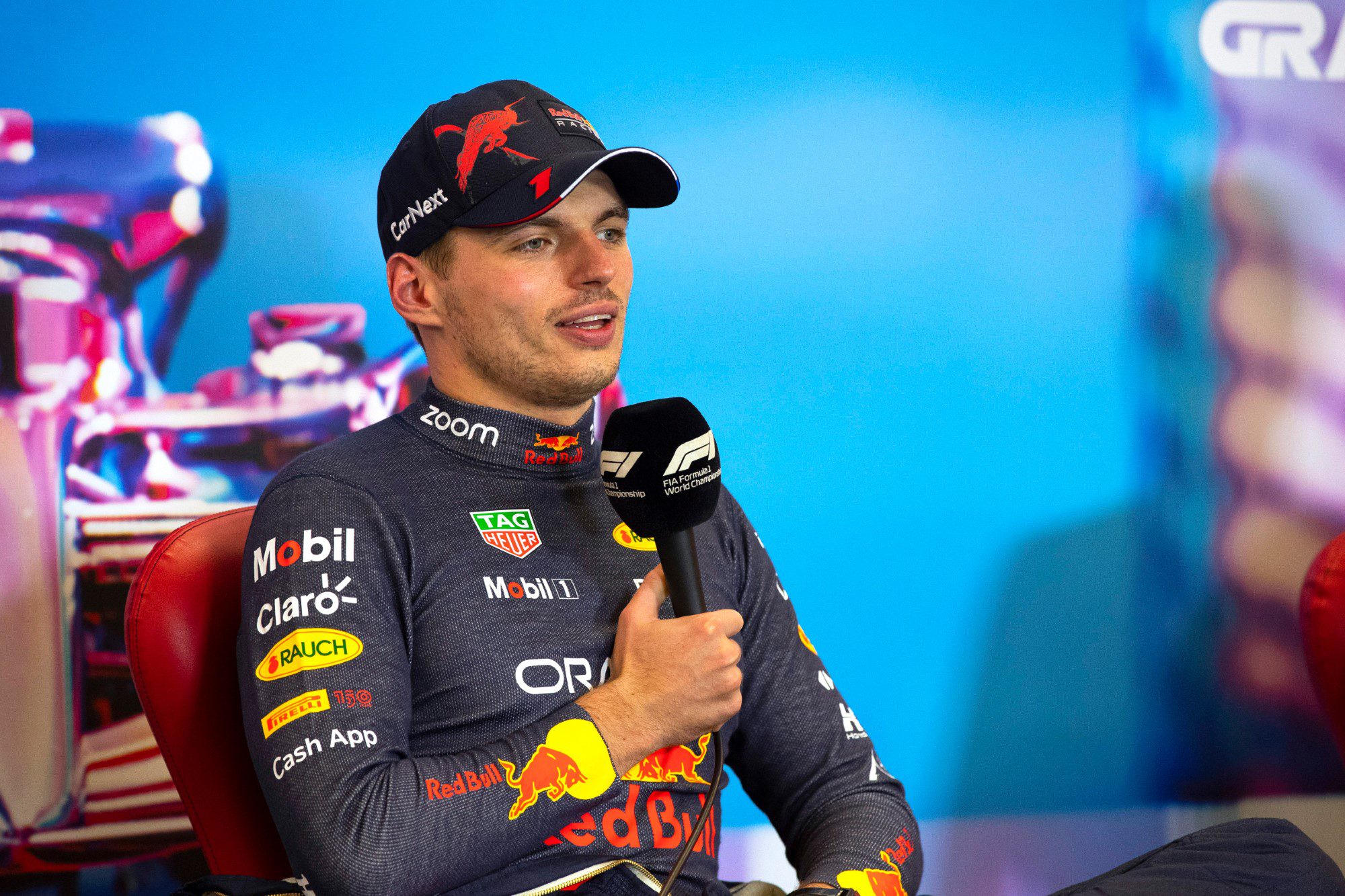 Verstappen comenta sobre la difícil situación del director de carrera de la serie