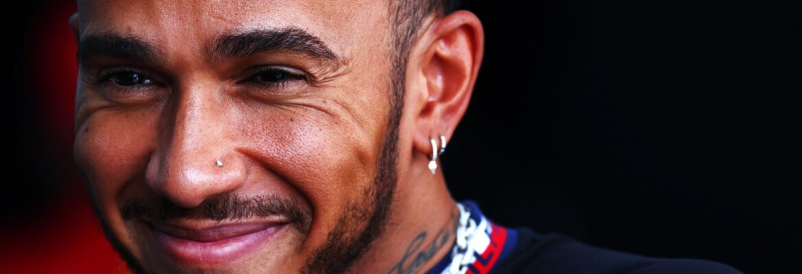 F1: Mercedes vê crescente compromisso de Hamilton