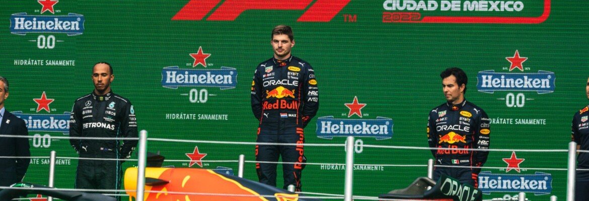 F1: Jornalista aponta que o erro da Mercedes foi “não levar em conta o quão bom o RB18 é em dia de corrida”