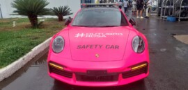 Foto: Porsche Cup pinta safety-car em campanha de conscientização ao Outubro Rosa